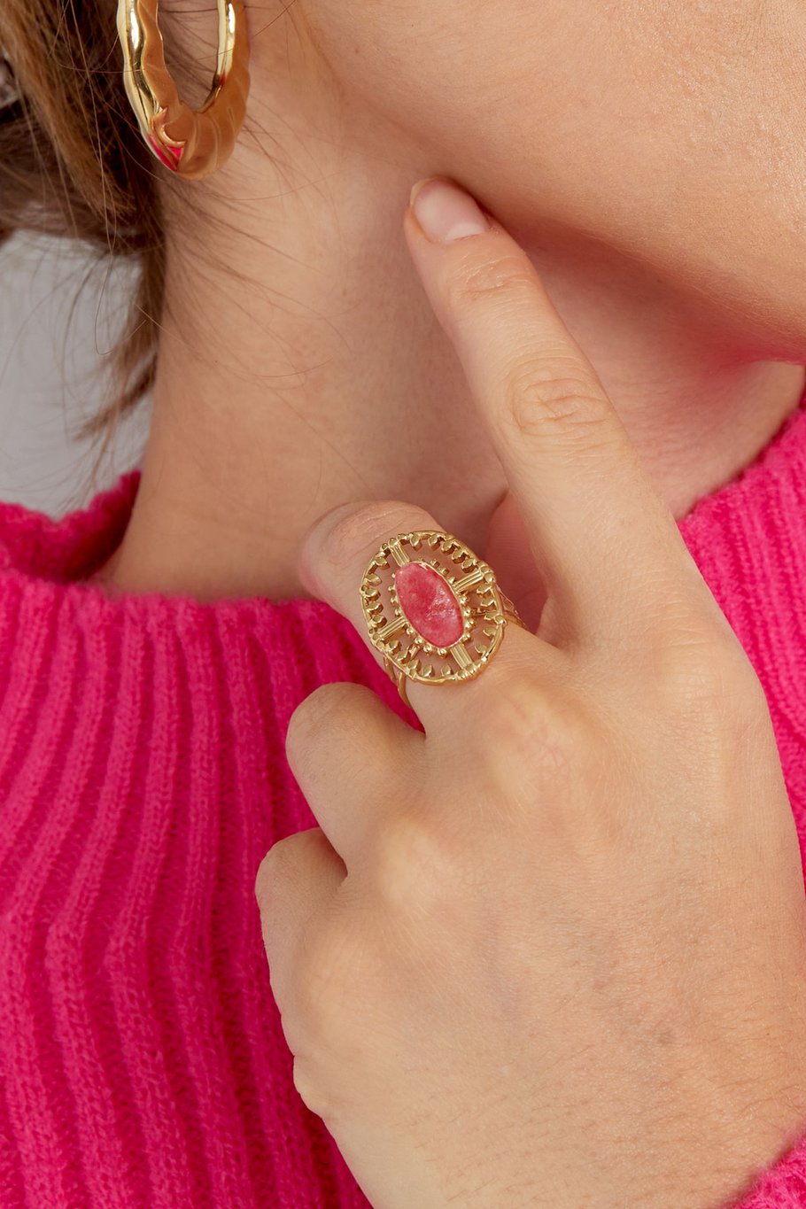 The Edit - Vintage Style Oblong Pink Stone Ring in Gold