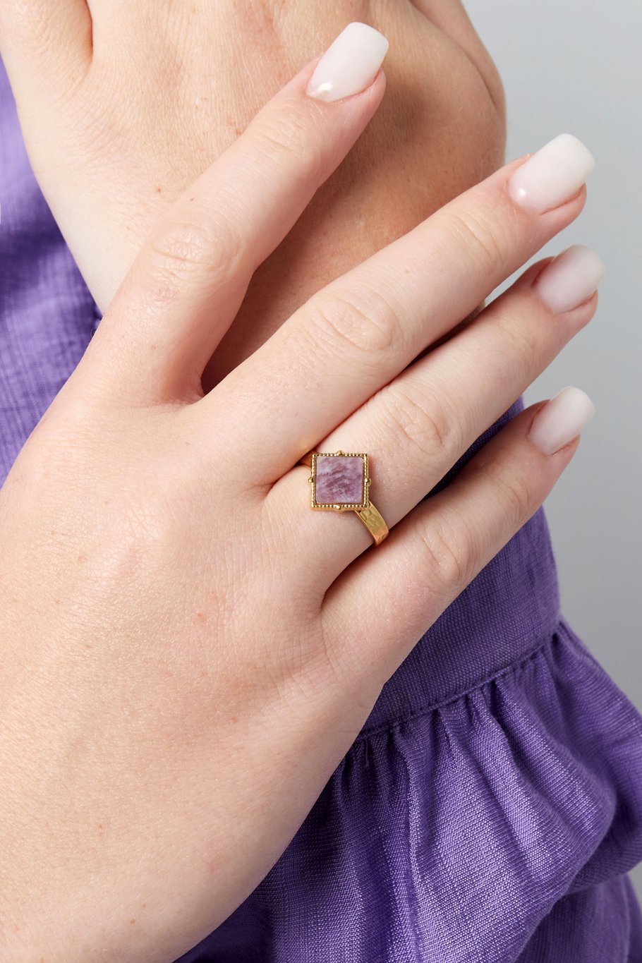 The Edit - Stone Diamond Shaped Ring in Gold