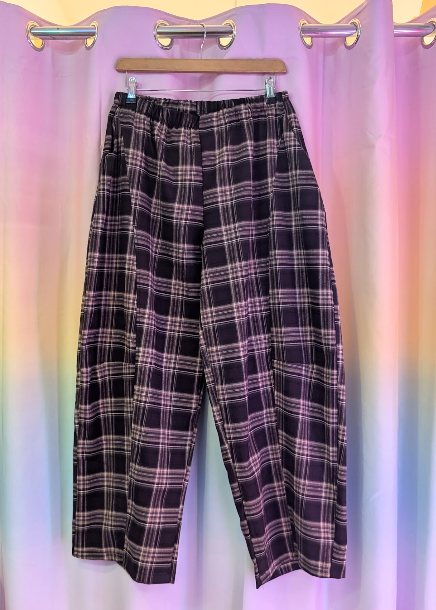 The Edit - Black & Stone Plaid Check Barrel Trousers