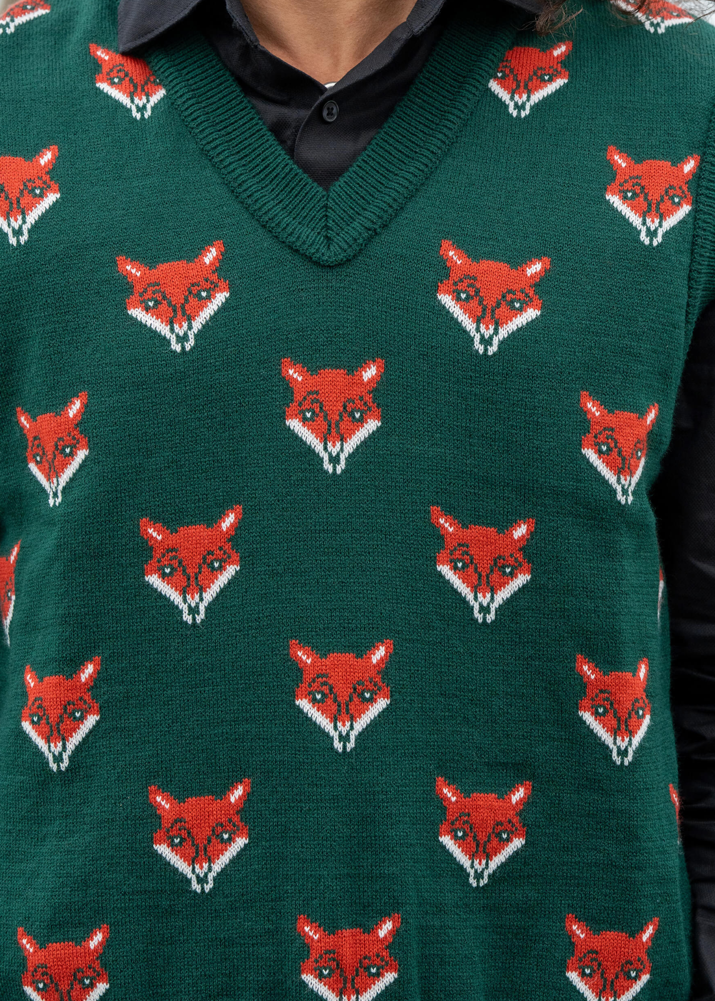 Run & Fly - Fox Head V-Neck Knitted Tank Top Vest
