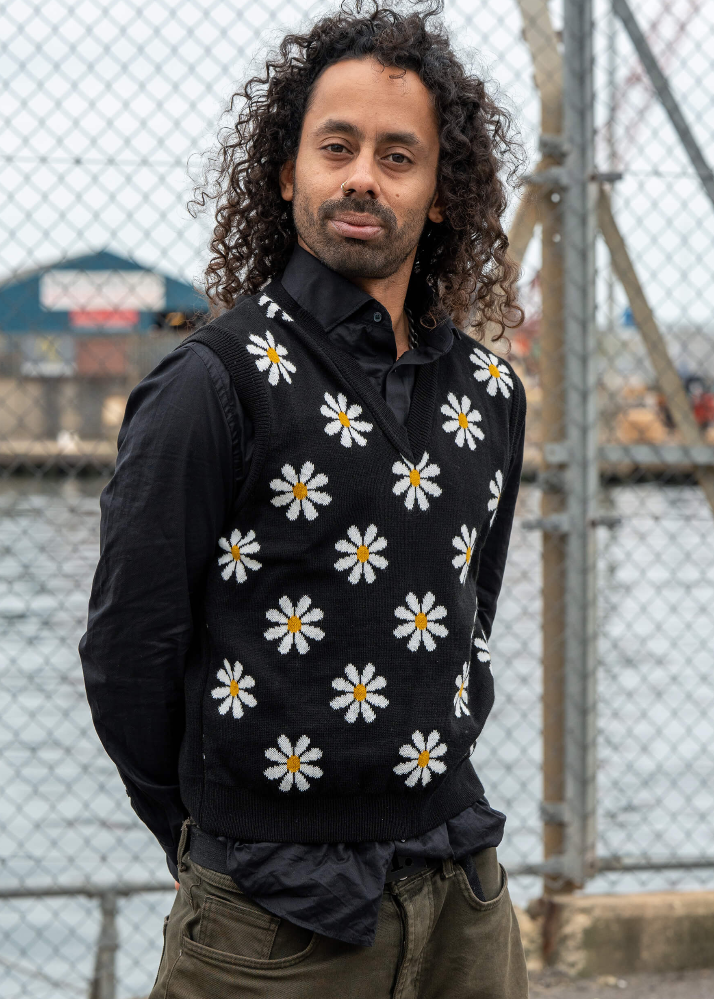 Run & Fly - Black Daisy V-Neck Knitted Tank Top Vest
