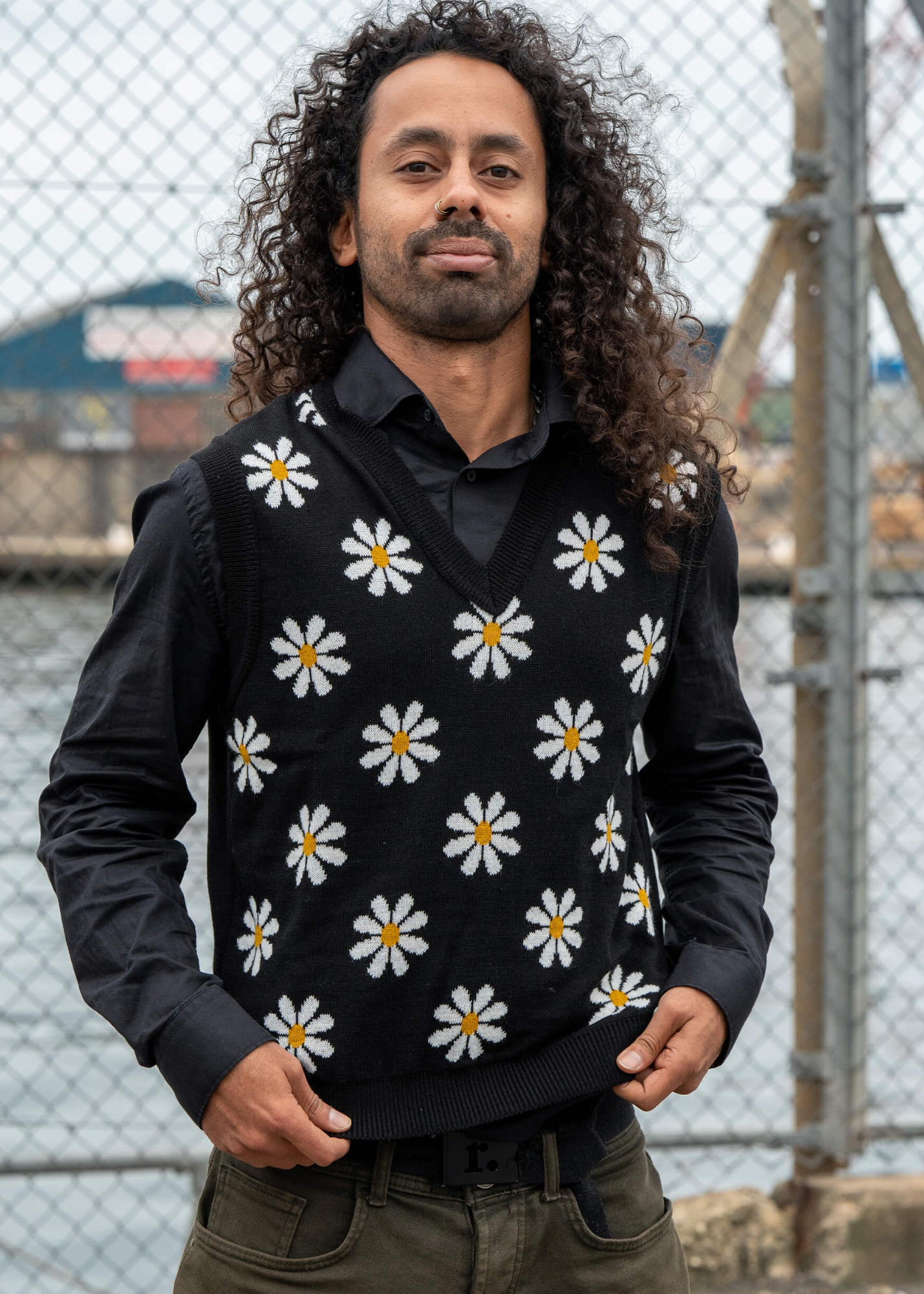 Run & Fly - Black Daisy V-Neck Knitted Tank Top Vest