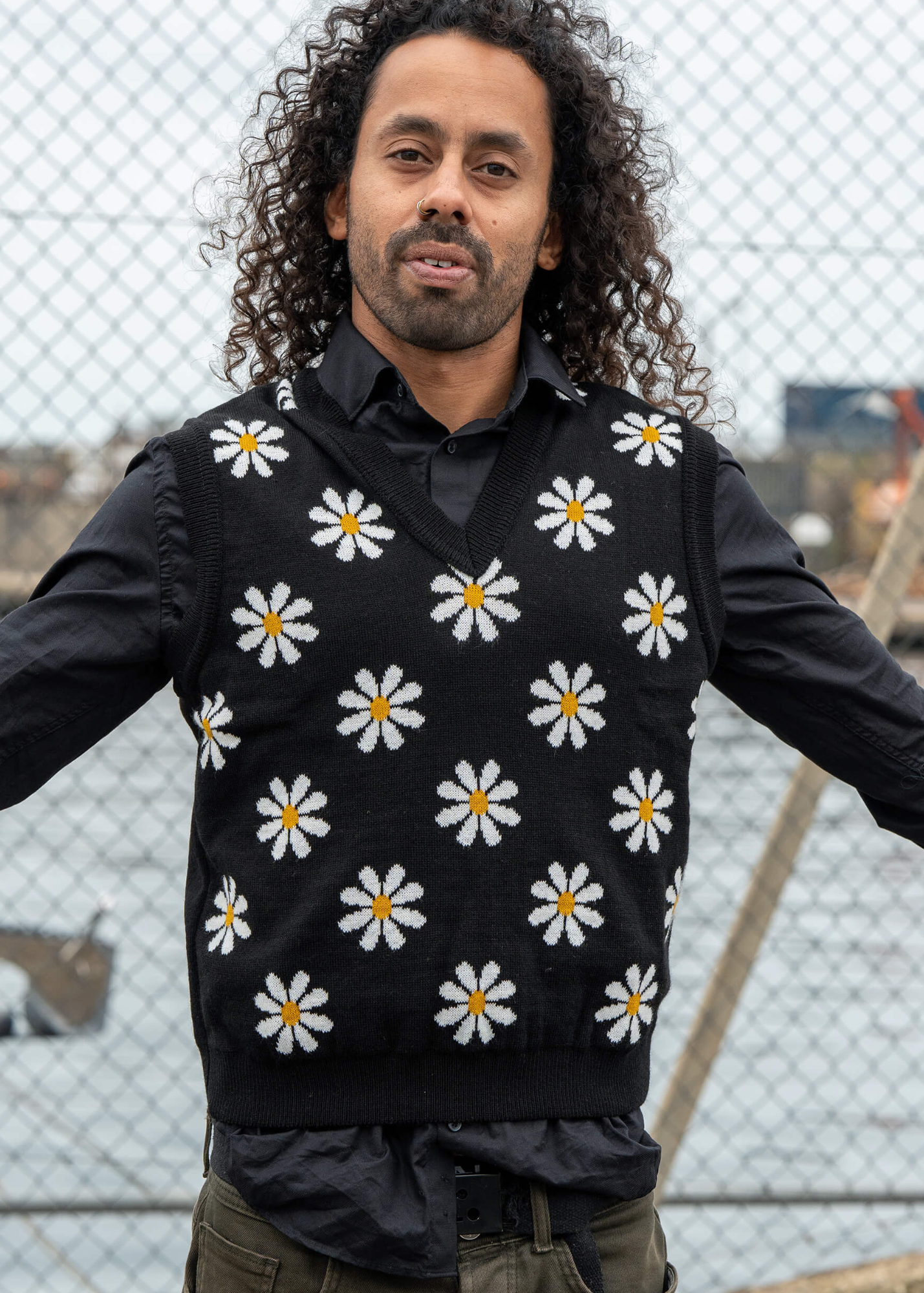 Run & Fly - Black Daisy V-Neck Knitted Tank Top Vest