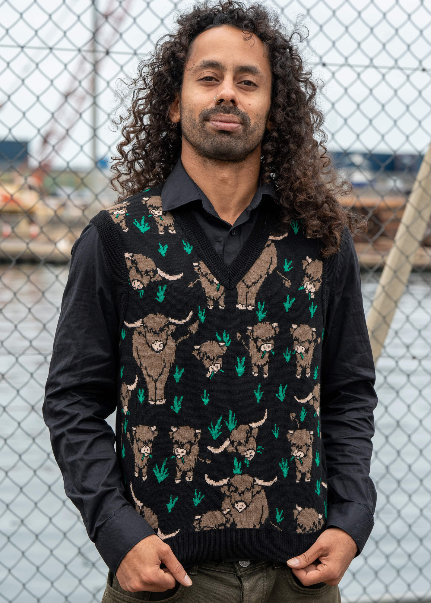 Run & Fly - Highland Cow V-Neck Knitted Tank Top Vest