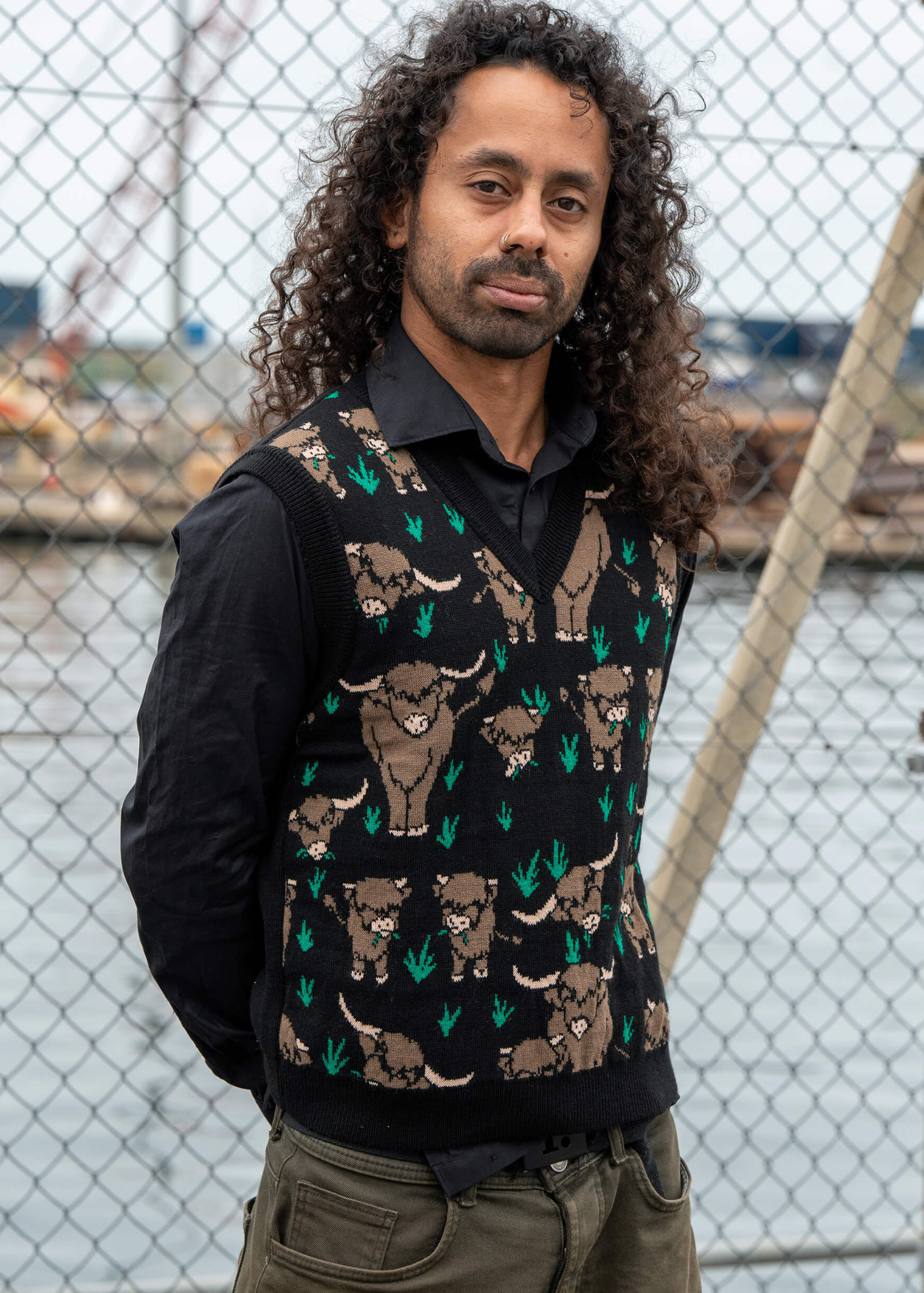 Run & Fly - Highland Cow V-Neck Knitted Tank Top Vest
