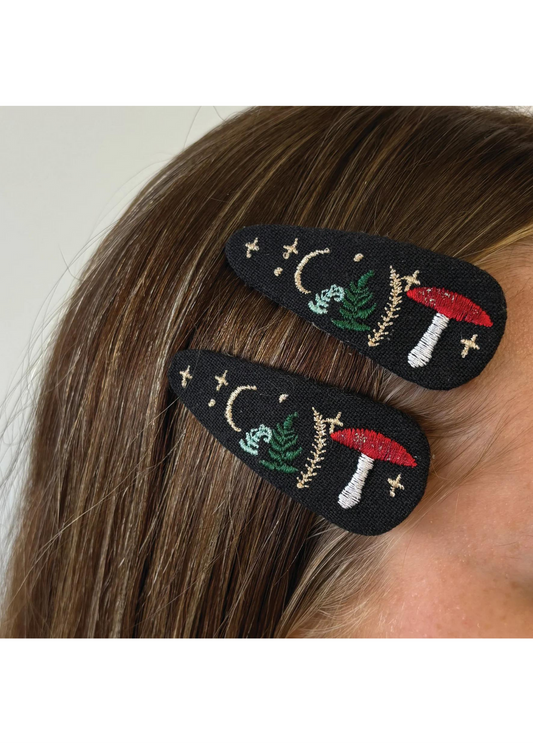 House of Disaster - Forage Black Hairclips