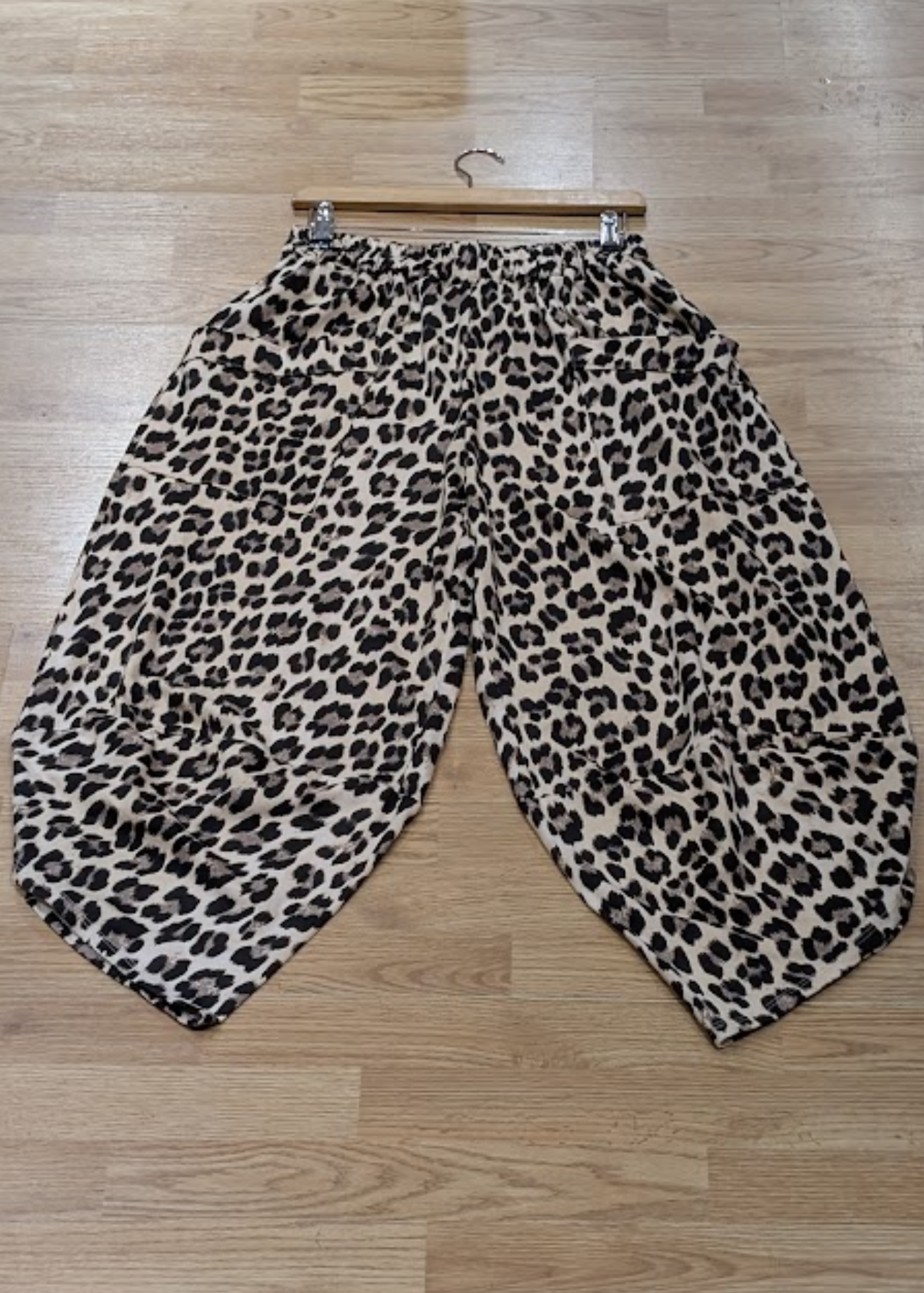 The Edit - Leopard Print Cropped Cocoon Joggers