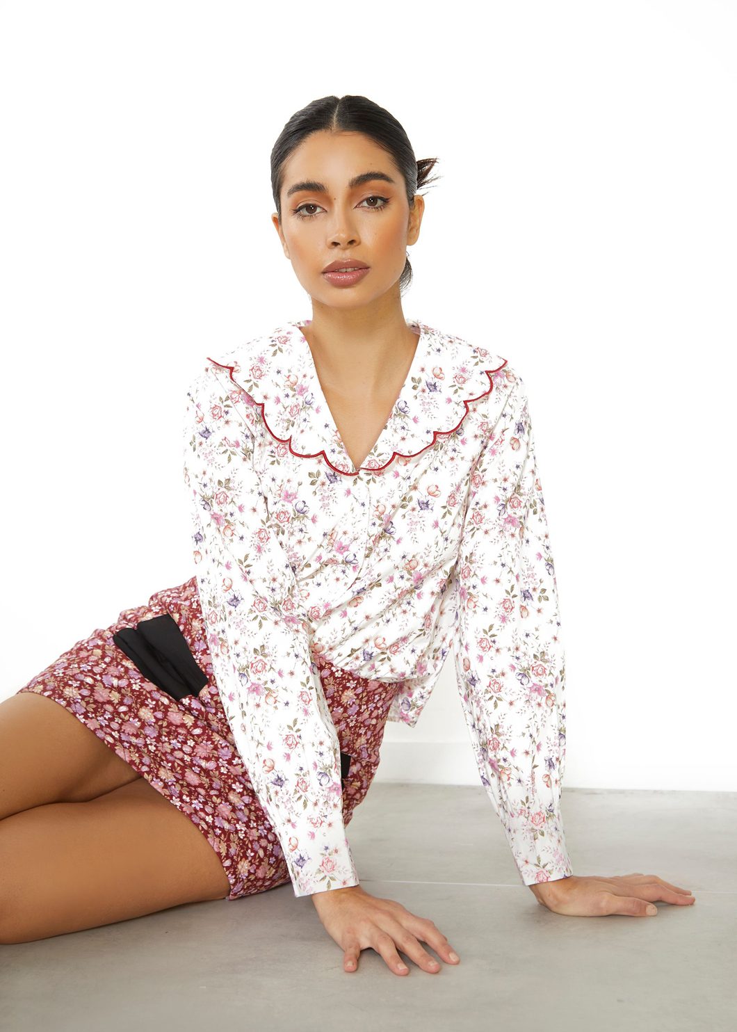Glamorous - Floral Scallop Collar Blouse