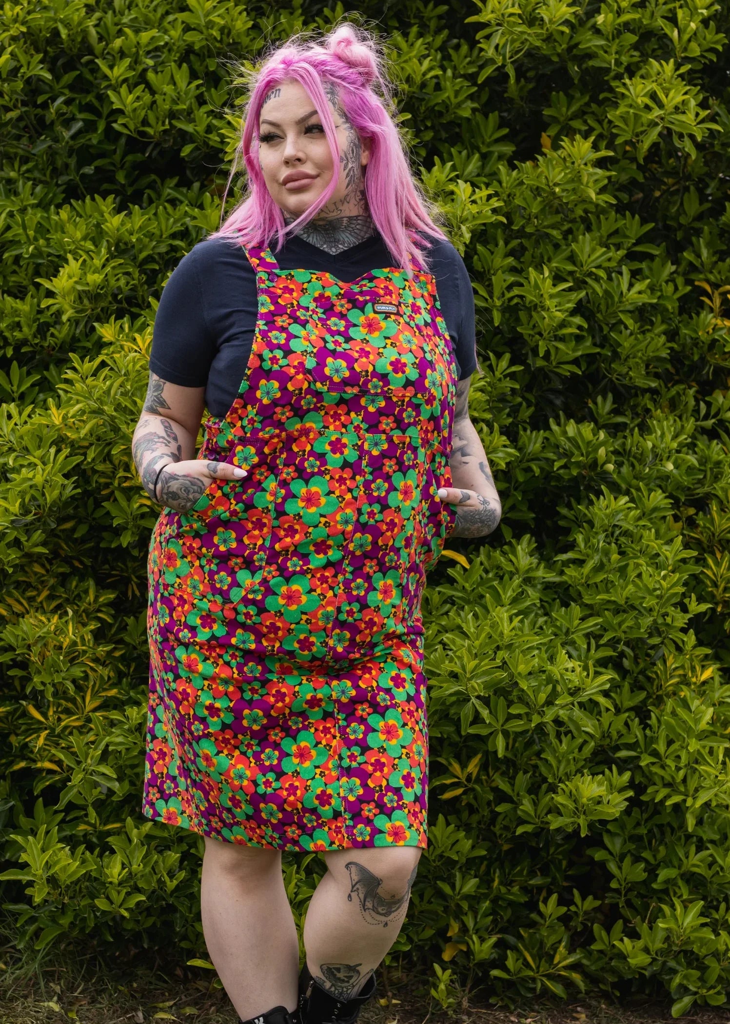 Run Fly 70 s Dark Floral Print Stretch Corduroy Long Pinafore