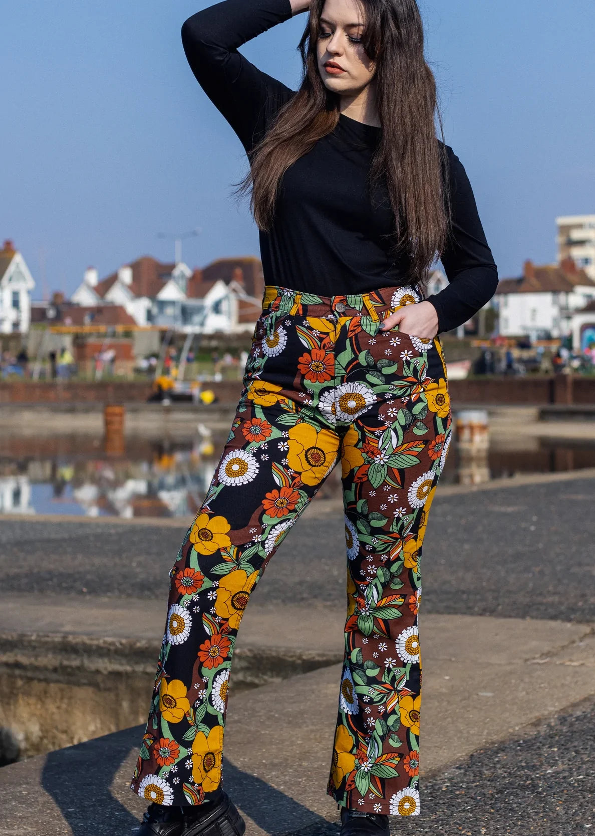 Run & Fly - 70's Black Floral High Waisted Bell Bottom Flares