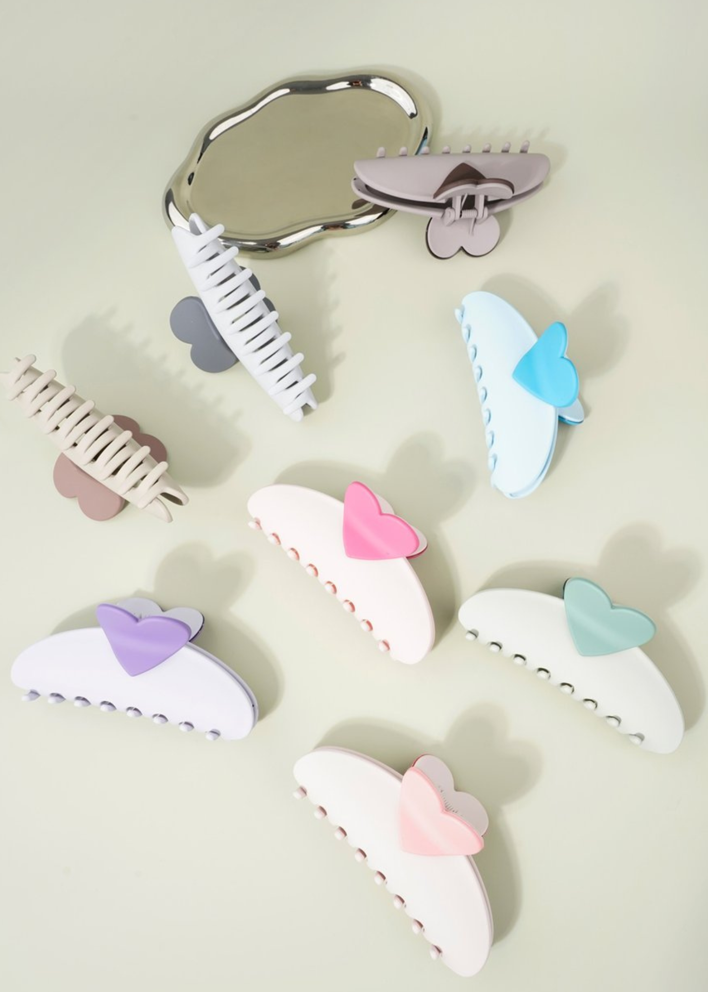The Edit - XL Black Heart Hair Claw
