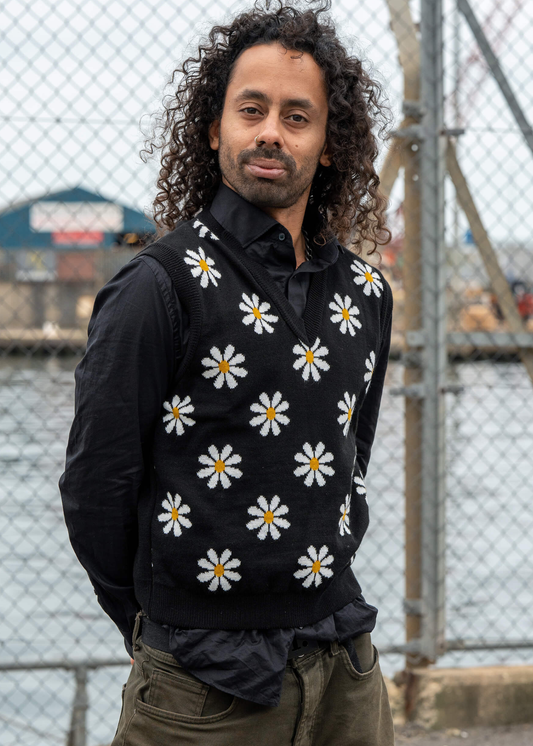 Run & Fly - Black Daisy V-Neck Knitted Tank Top Vest