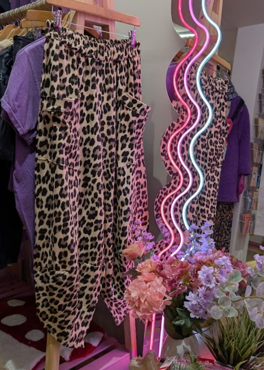 The Edit - Leopard Print Cropped Cocoon Joggers