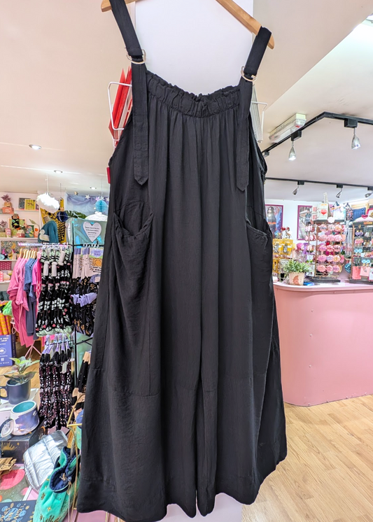 The Edit - Lightweight Dungarees in Black