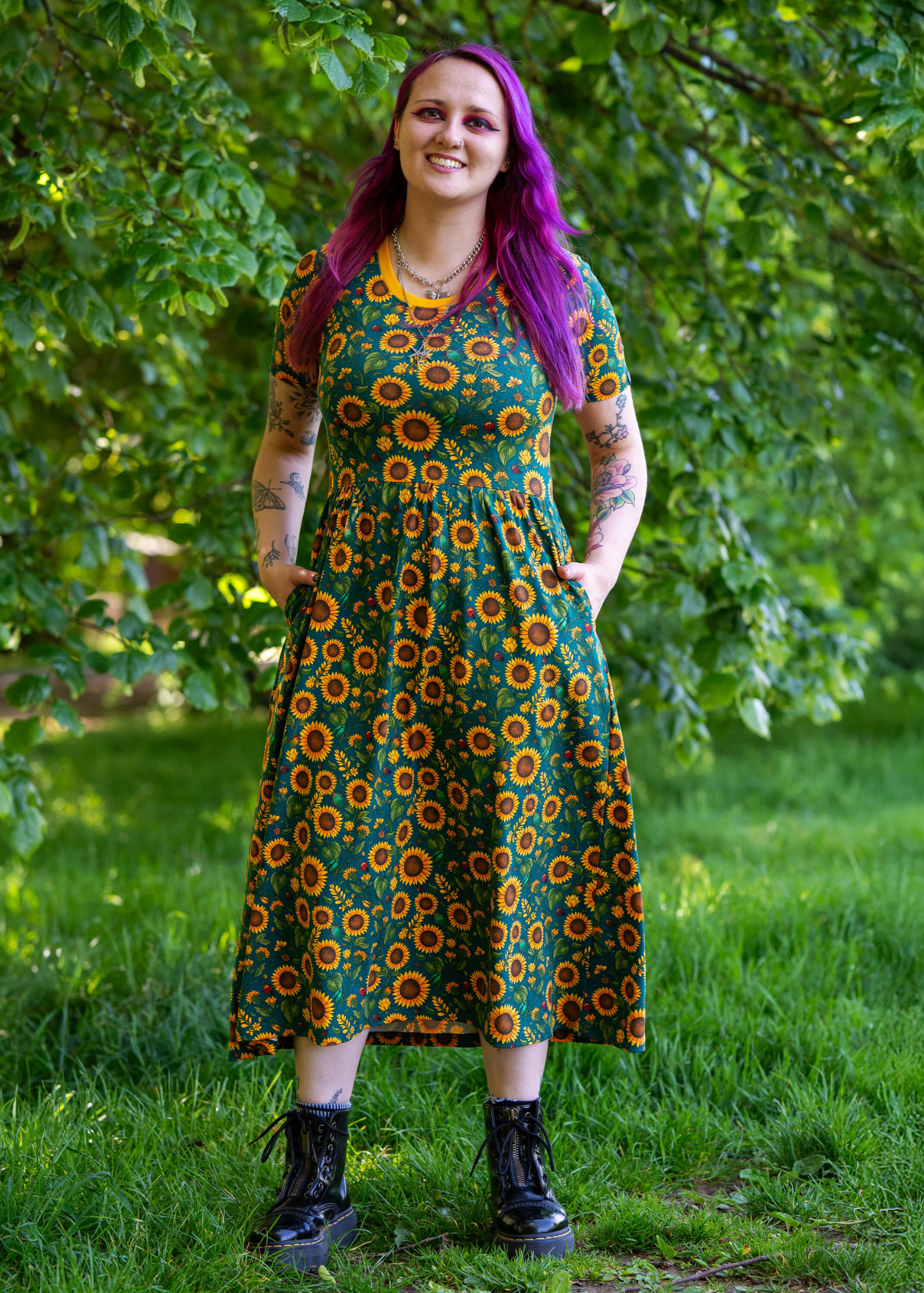 Rebel Romance - Sunflower Charity Midi Stretch Dress