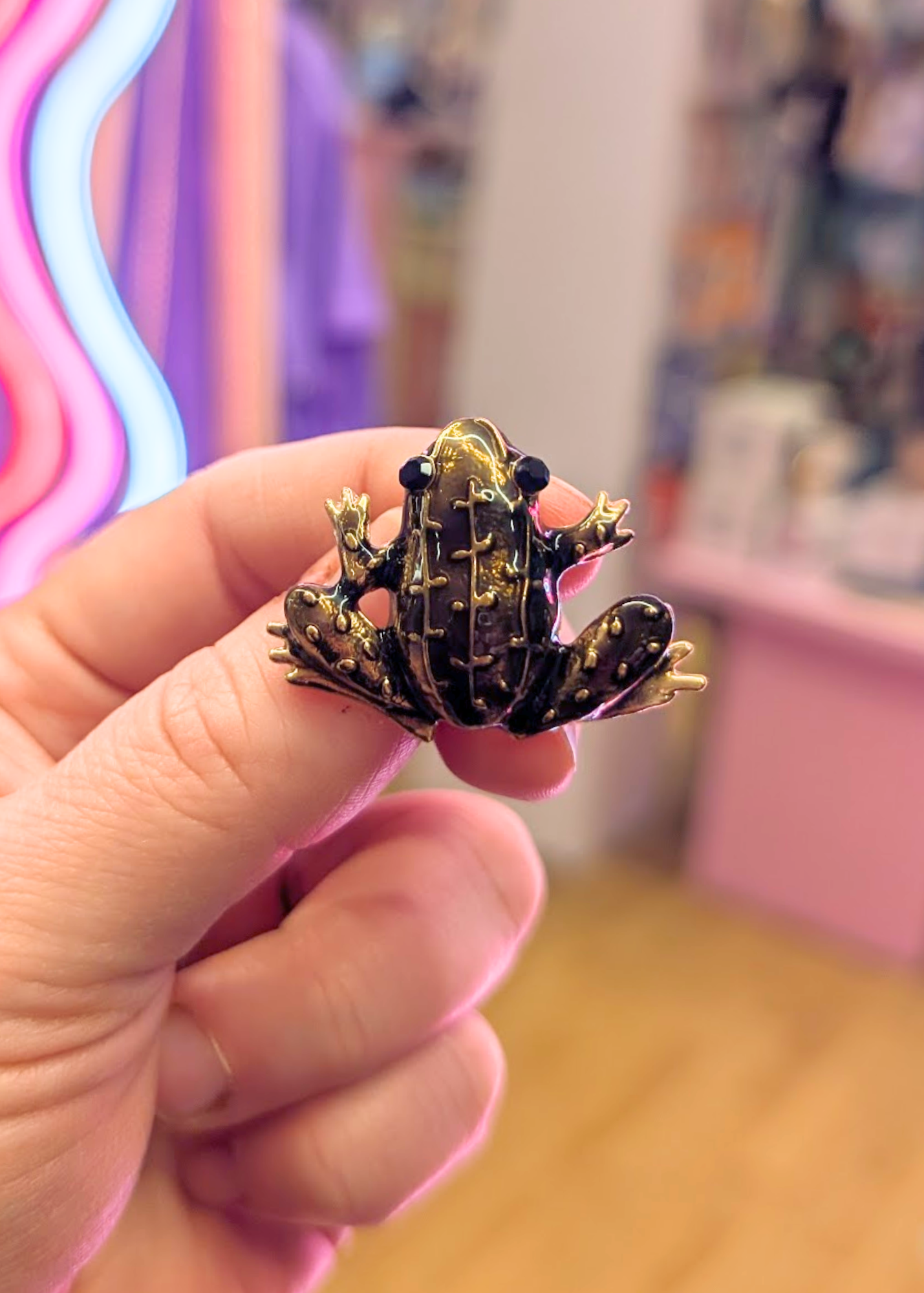 The Edit - Brown Enamel Frog Brooch