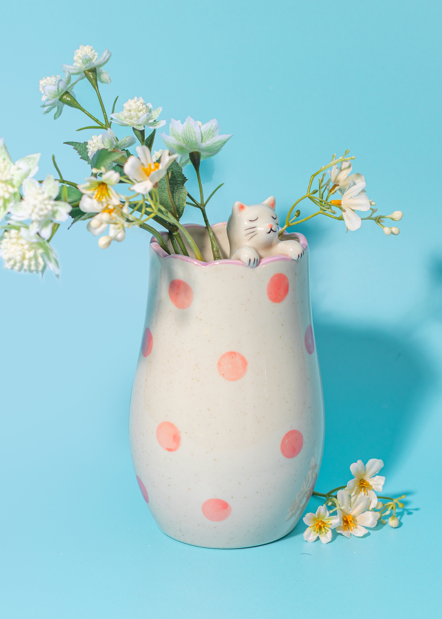 Sass & Belle - Peeking Cat Vase