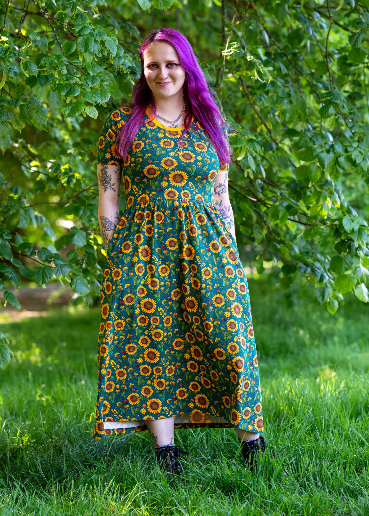 Rebel Romance - Sunflower Charity Midi Stretch Dress