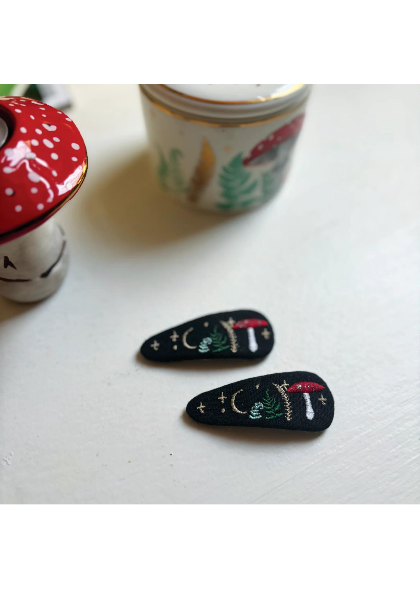 House of Disaster - Forage Black Hairclips