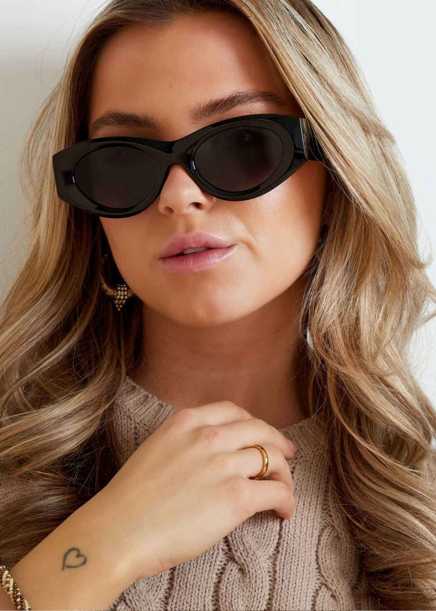 The Edit - Rounded Retro Sunglasses in Pink