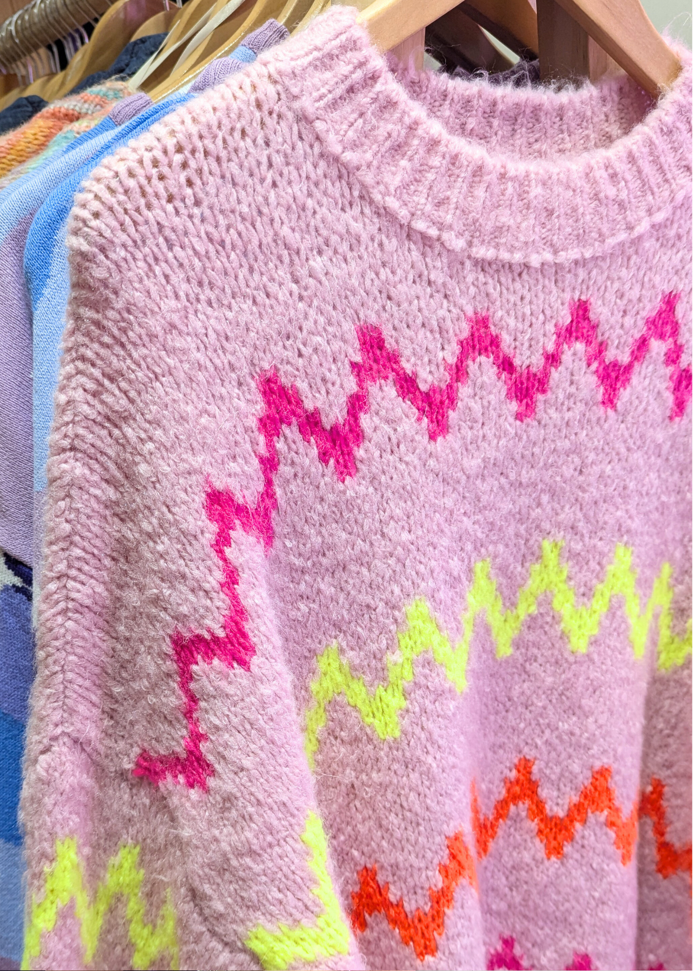 The Edit - Neon Zig Zag Knit Jumper in Pale Pink
