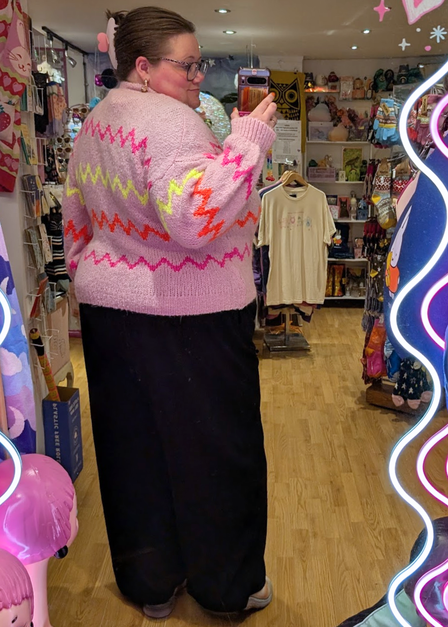 The Edit - Neon Zig Zag Knit Jumper in Pale Pink