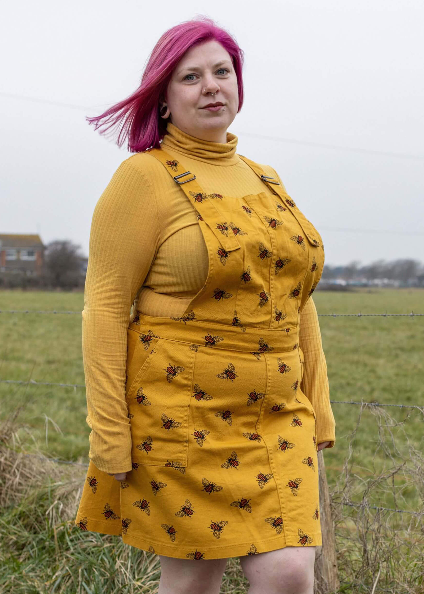 Run & Fly - Twill Gold Bee Pinafore