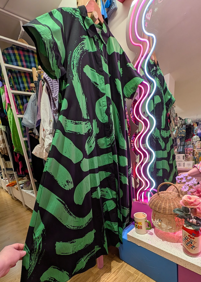 The Edit - Green Brushstroke Flared Print Maxi Dress