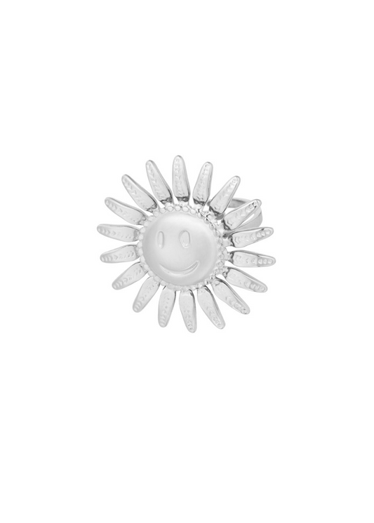 The Edit - Smiling Flower Ring in Silver