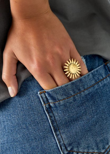 The Edit - Smiling Flower Ring in Silver