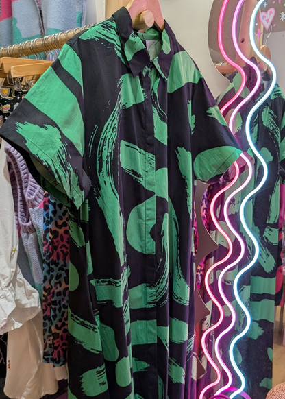 The Edit - Green Brushstroke Flared Print Maxi Dress