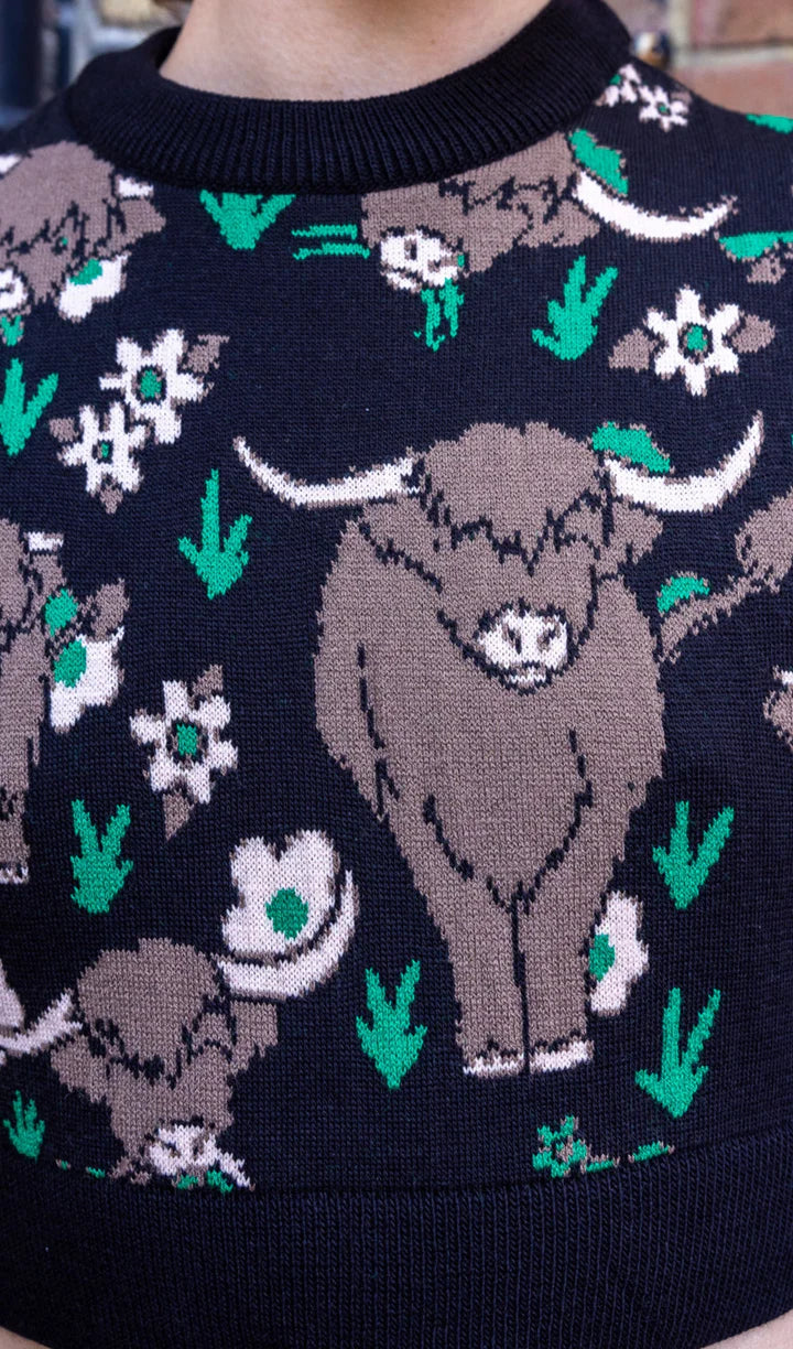Run & Fly - Highland Cow Cropped Knitted Tank Top
