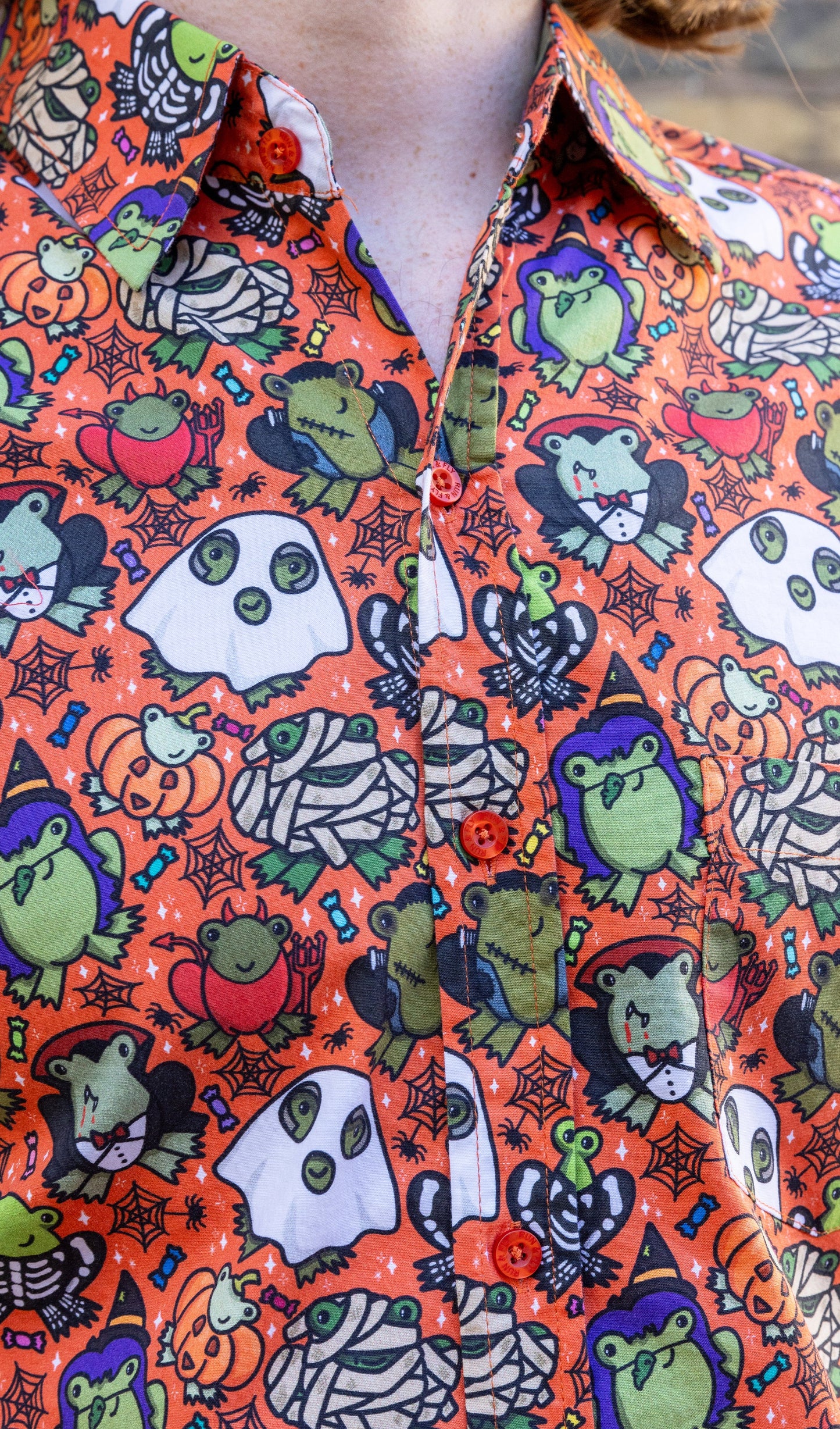 Run & Fly - Halloween: Party Frogs Short Sleeve Shirt