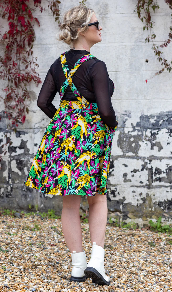 Black pinafore sales dress size 16