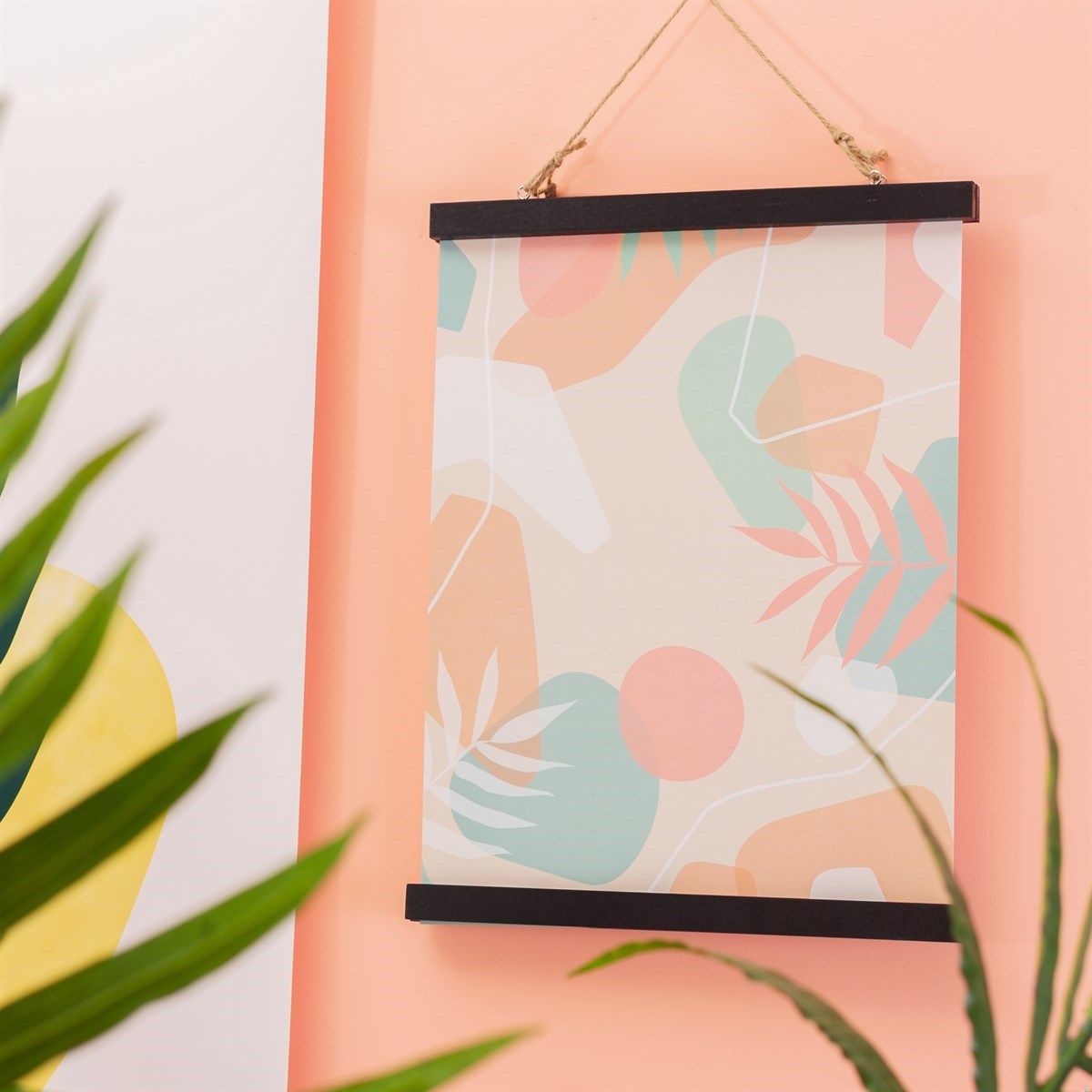 Sass & Belle - Black Magnetic Poster Hanger
