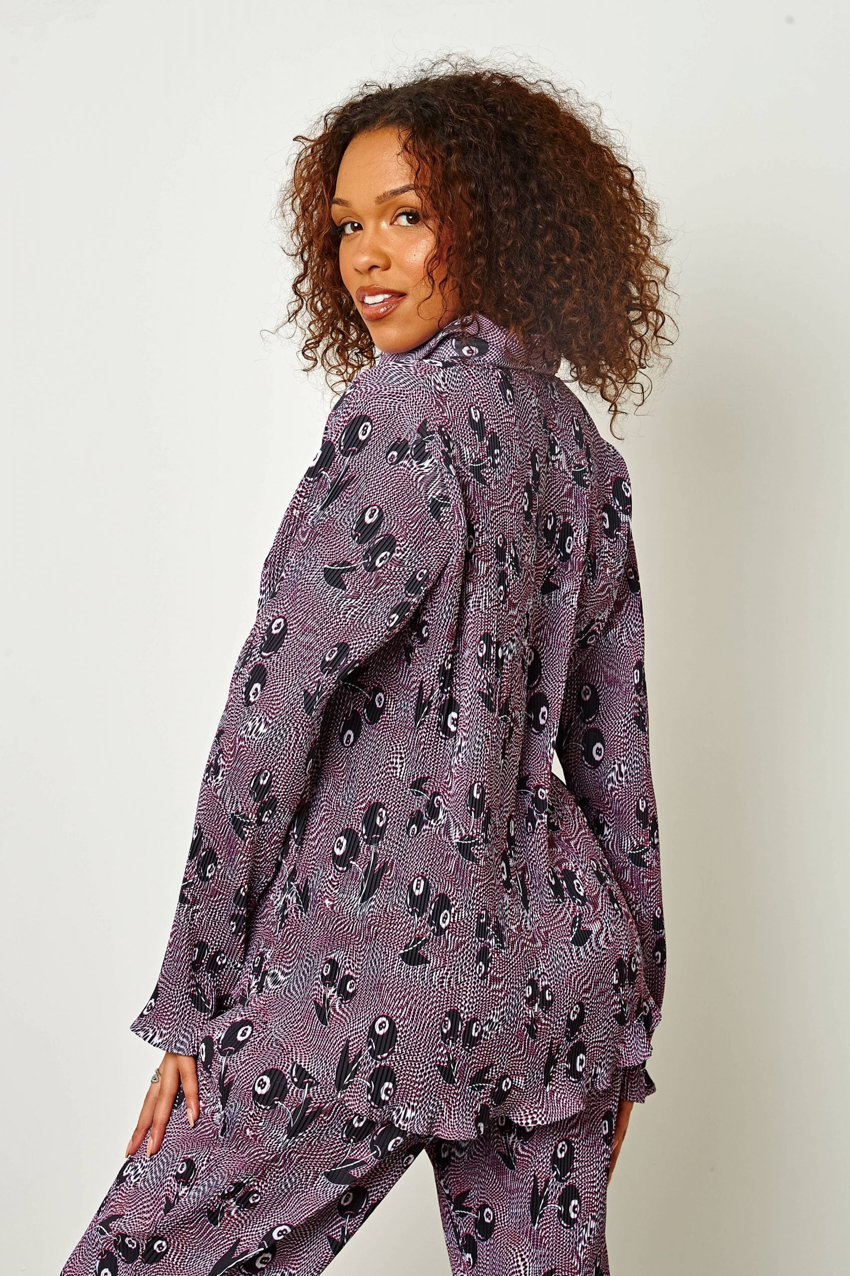 Daisy Street - 8-Ball Print Plisse Shirt